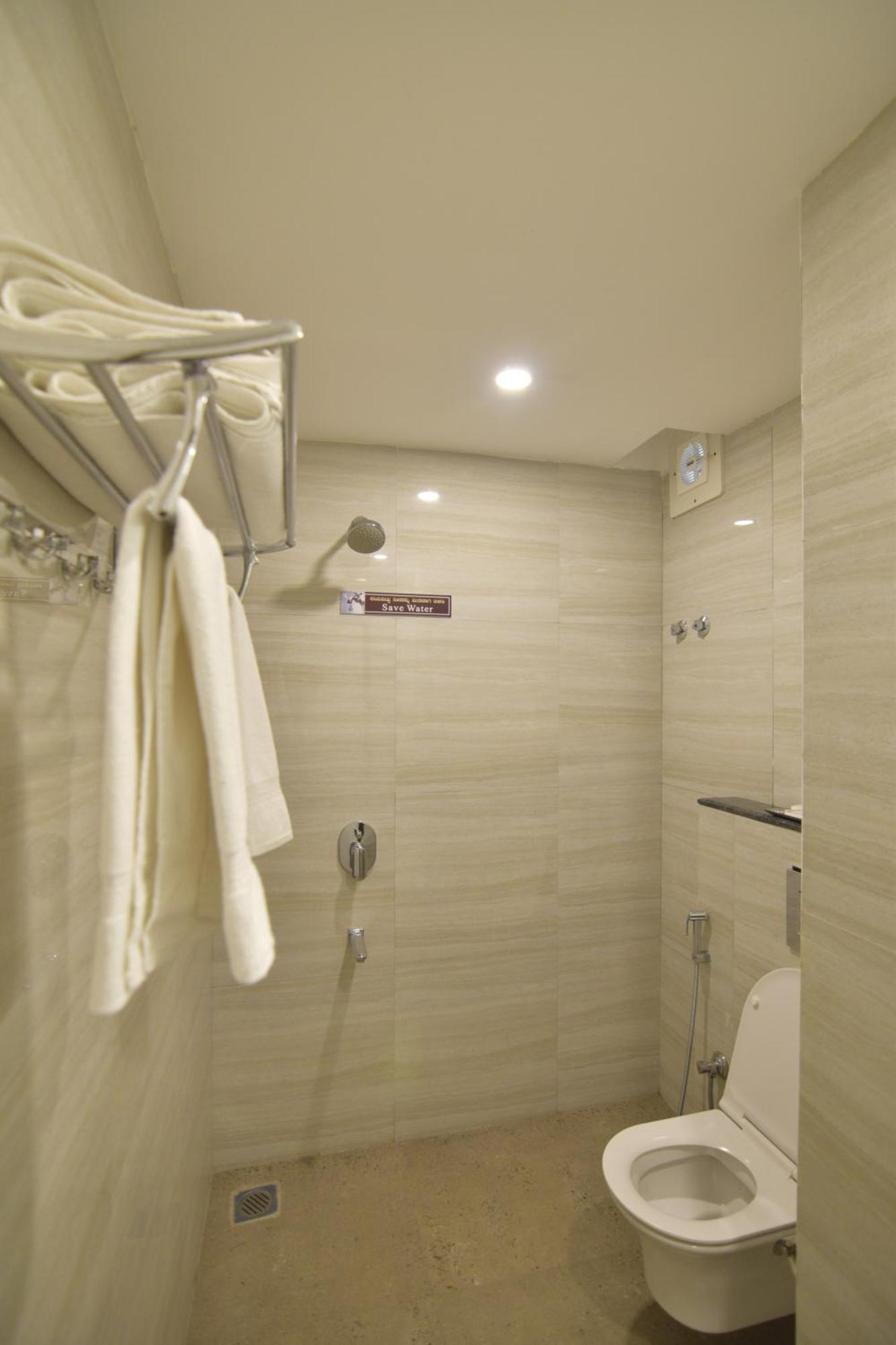 Hotel Dasya - Formerly Nice Stay The Business Hotel 班加罗尔 客房 照片